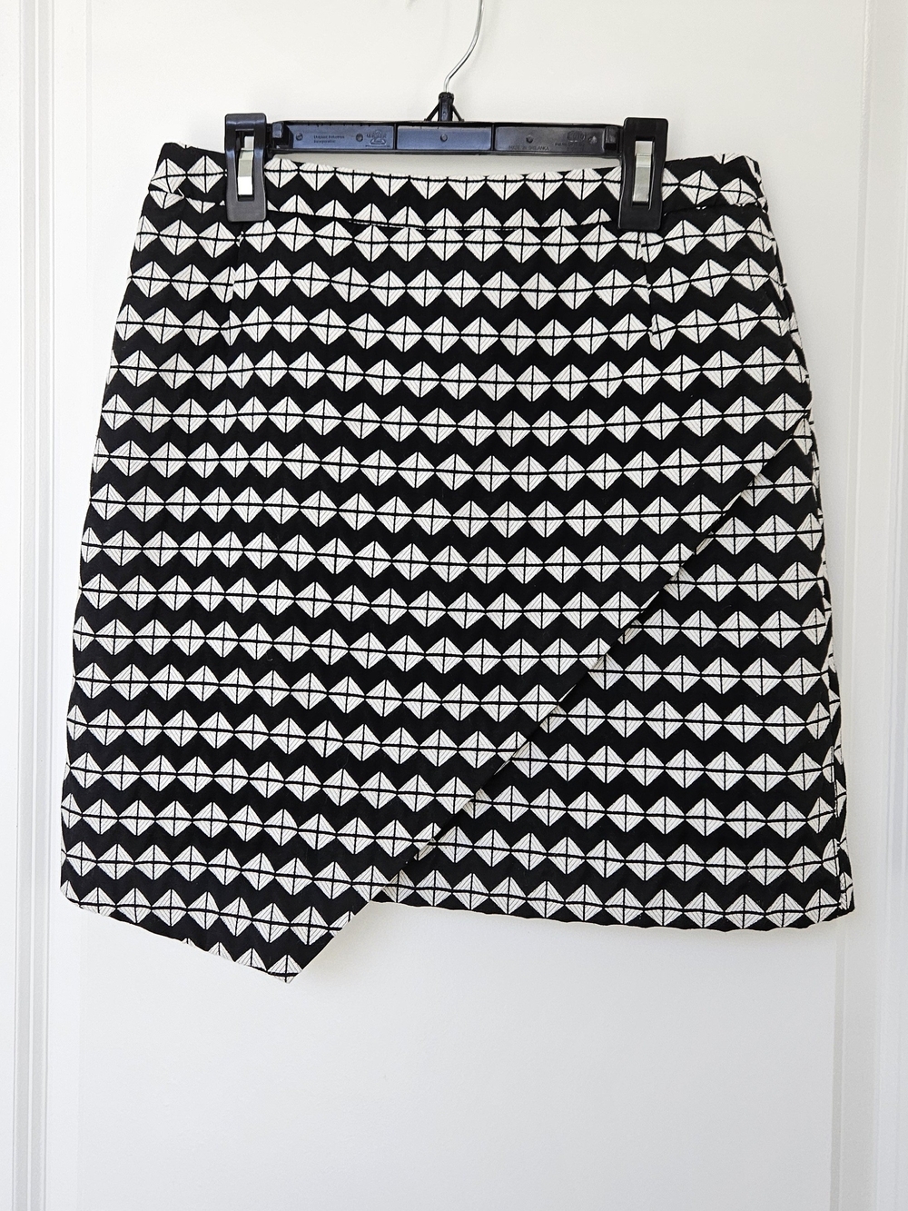 H&M Black and White Asymmetrical Geometric Skirt
